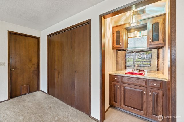 210 E Hawthorne Place, Port Angeles, WA 98362