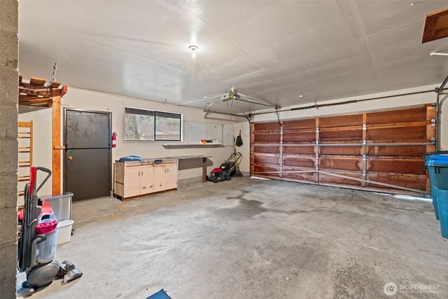 210 E Hawthorne Place, Port Angeles, WA 98362