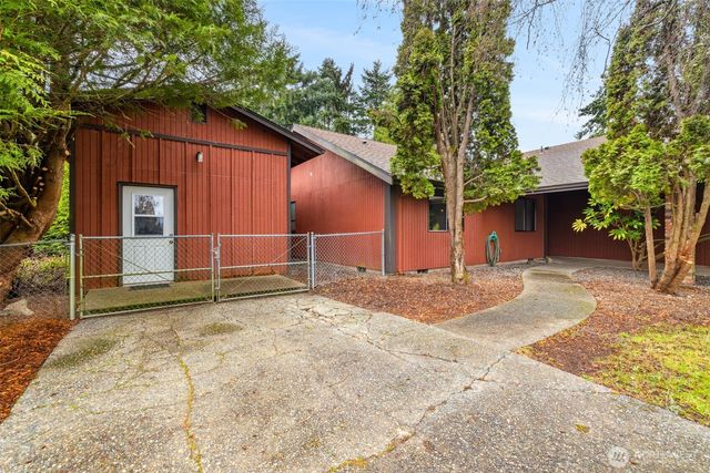 210 E Hawthorne Place, Port Angeles, WA 98362