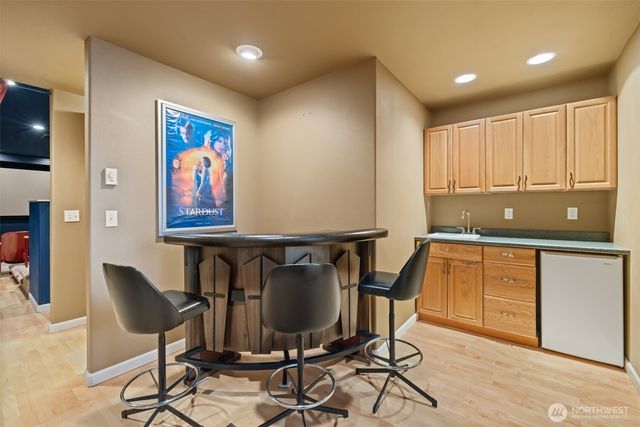 210 E Hawthorne Place, Port Angeles, WA 98362