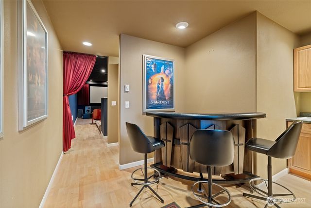 210 E Hawthorne Place, Port Angeles, WA 98362