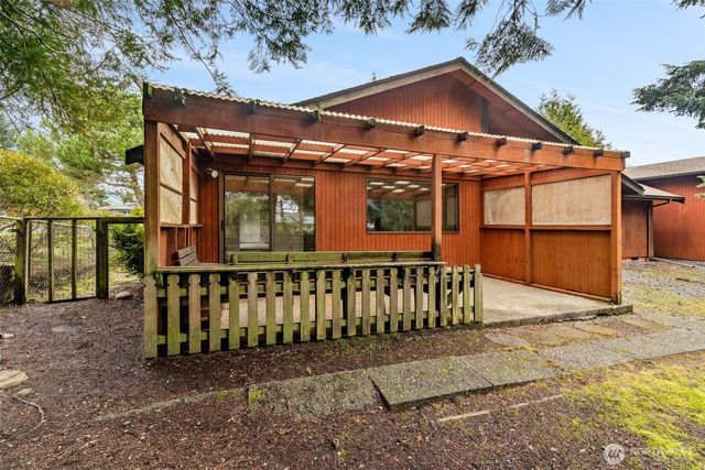 210 E Hawthorne Place, Port Angeles, WA 98362