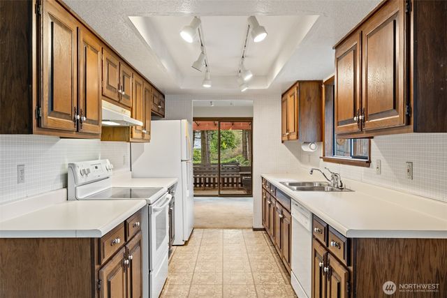 210 E Hawthorne Place, Port Angeles, WA 98362