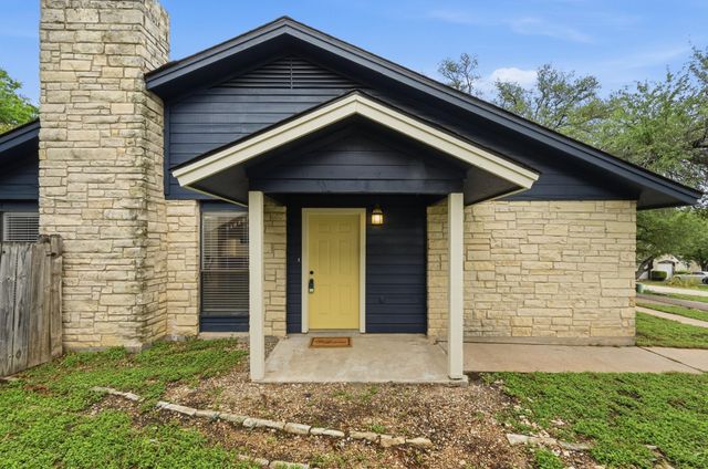 275 Mooring CIR A, Lakeway, TX 78734