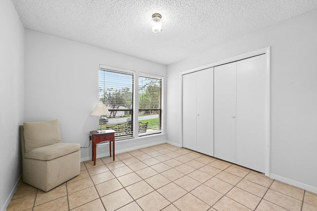 275 Mooring CIR A, Lakeway, TX 78734