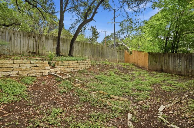 275 Mooring CIR A, Lakeway, TX 78734