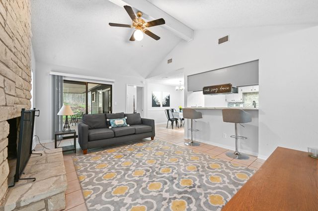 275 Mooring CIR A, Lakeway, TX 78734