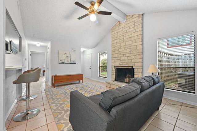 275 Mooring CIR A, Lakeway, TX 78734