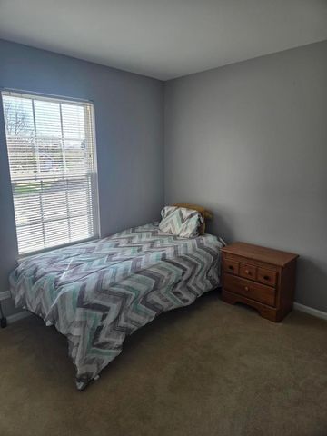 1328 Shawford Way, Elgin, IL 60120