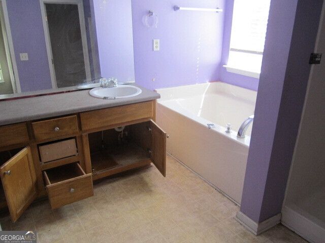 513 Luke Court, Jonesboro, GA 30238