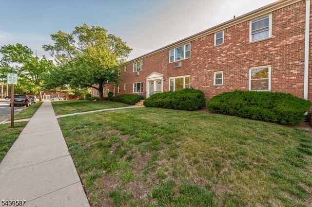 42 York Drive, Edison Twp., NJ 08817