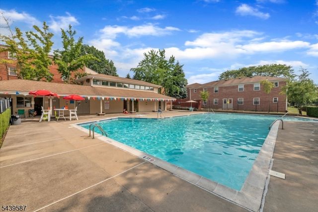 42 York Drive, Edison Twp., NJ 08817