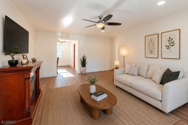 42 York Drive, Edison Twp., NJ 08817