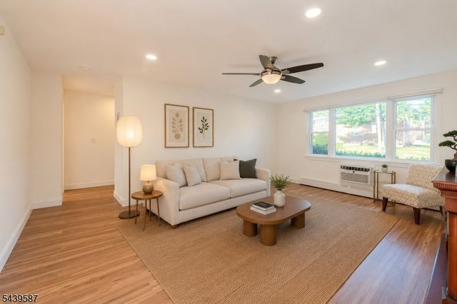 42 York Drive, Edison Twp., NJ 08817