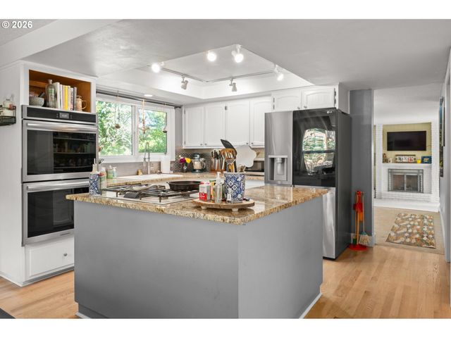 2696 TERRACE VIEW Dr, Eugene, OR 97405