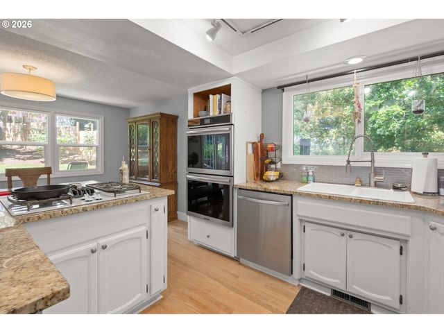2696 TERRACE VIEW Dr, Eugene, OR 97405