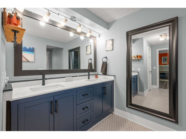 2696 TERRACE VIEW Dr, Eugene, OR 97405