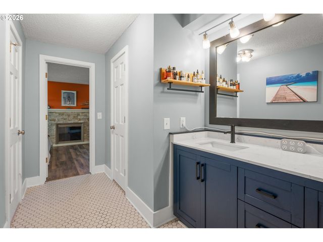 2696 TERRACE VIEW Dr, Eugene, OR 97405