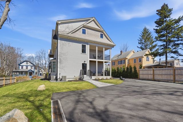 20 Lawrence 2, Wakefield, MA 01880