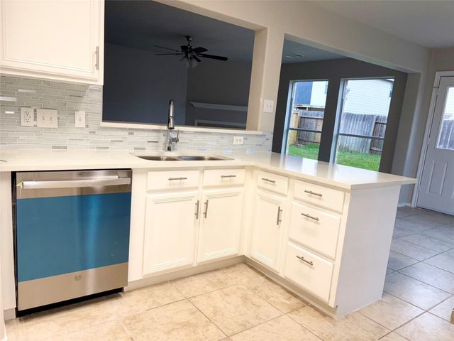 6927 Pheasant Oak Drive, Houston, TX 77083