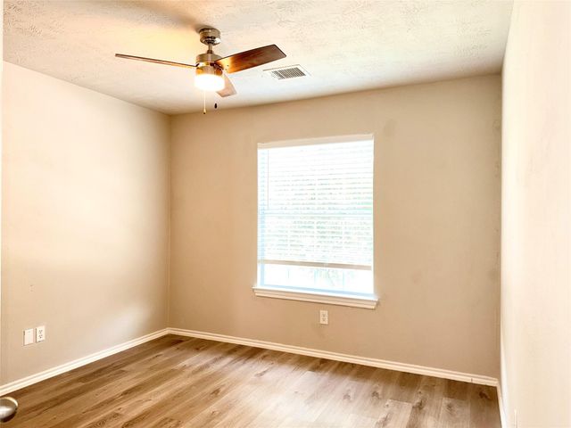6927 Pheasant Oak Drive, Houston, TX 77083