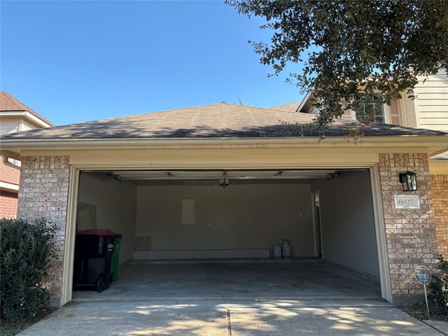 6927 Pheasant Oak Drive, Houston, TX 77083