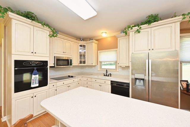 210 The Hollows Ct, Hendersonville, TN 37075