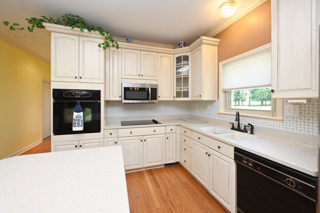 210 The Hollows Ct, Hendersonville, TN 37075