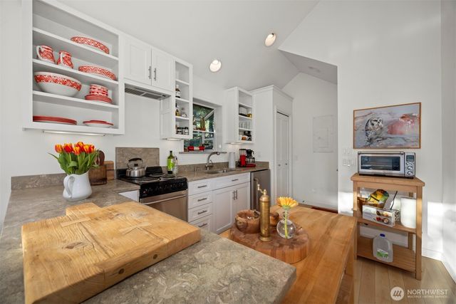 2111 Dellesta Drive, Bellingham, WA 98226