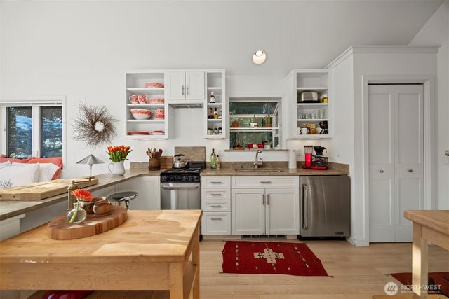 2111 Dellesta Drive, Bellingham, WA 98226