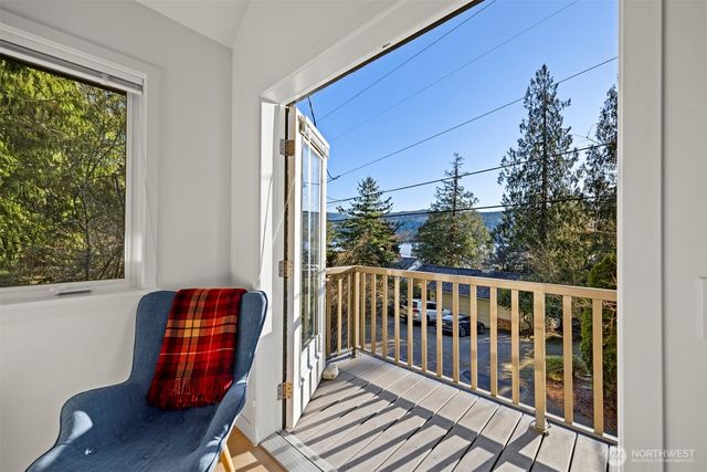 2111 Dellesta Drive, Bellingham, WA 98226