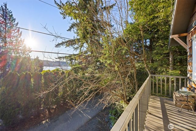 2111 Dellesta Drive, Bellingham, WA 98226