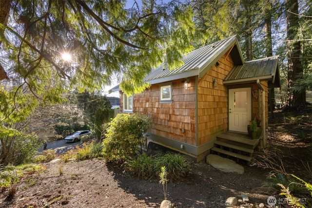 2111 Dellesta Drive, Bellingham, WA 98226