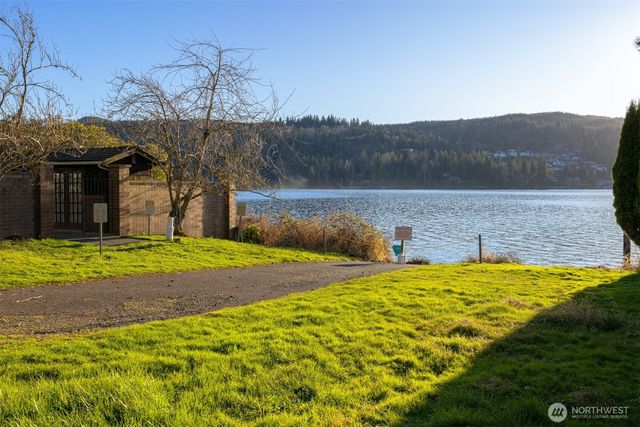 2111 Dellesta Drive, Bellingham, WA 98226