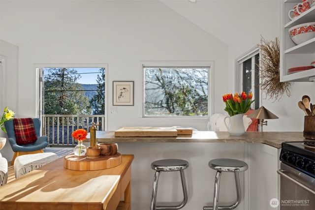 2111 Dellesta Drive, Bellingham, WA 98226