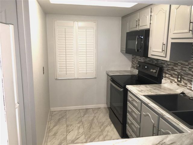 333 LAKE HOWARD DRIVE NW 204C, Winter Haven, FL 33880