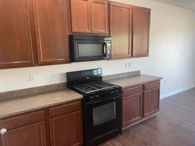 601 Menaul Boulevard NE UNIT 303, Albuquerque, NM 87107