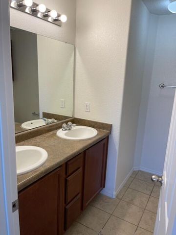 601 Menaul Boulevard NE UNIT 303, Albuquerque, NM 87107