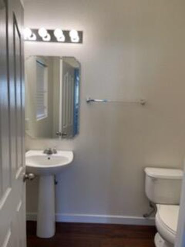 601 Menaul Boulevard NE UNIT 303, Albuquerque, NM 87107