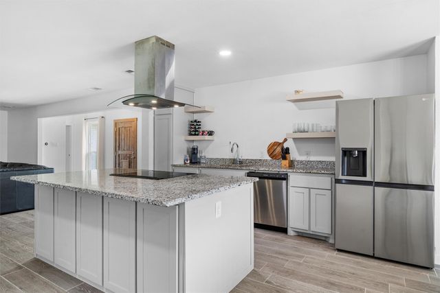 215 Pole Bridge Road, Seagoville, TX 75159