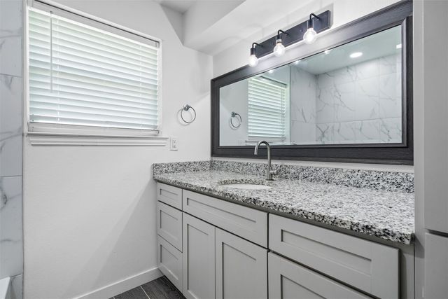 215 Pole Bridge Road, Seagoville, TX 75159