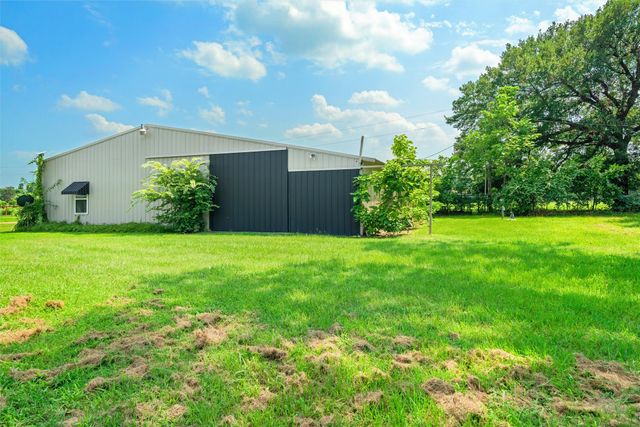 215 Pole Bridge Road, Seagoville, TX 75159