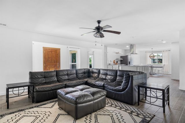 215 Pole Bridge Road, Seagoville, TX 75159