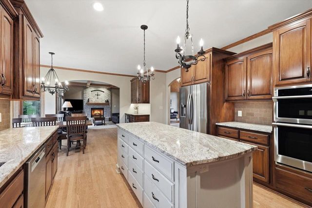 W346S9520 Jericho COURT, Eagle, WI 53119