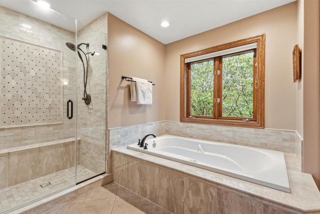 W346S9520 Jericho COURT, Eagle, WI 53119
