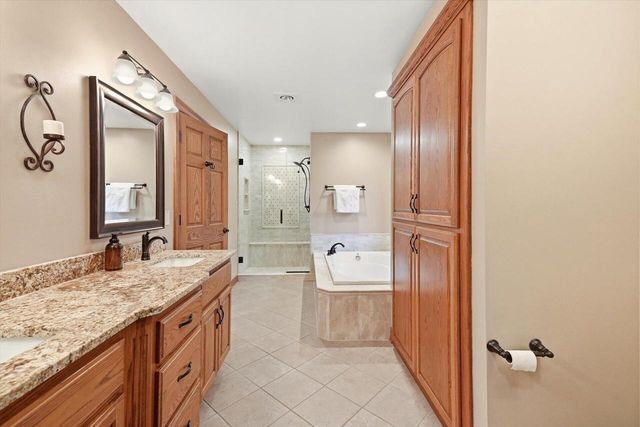 W346S9520 Jericho COURT, Eagle, WI 53119