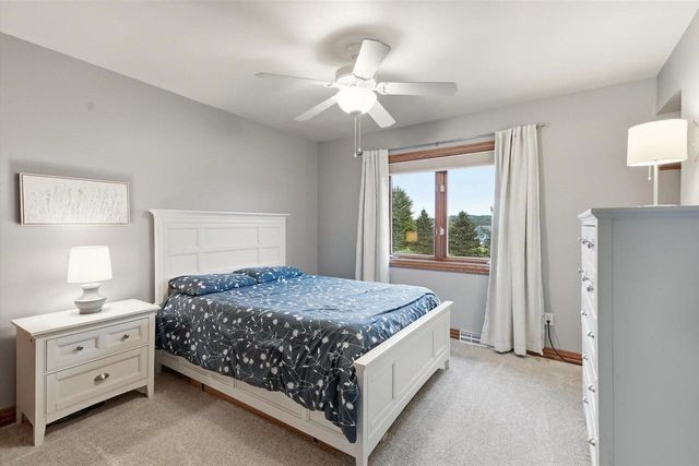 W346S9520 Jericho COURT, Eagle, WI 53119
