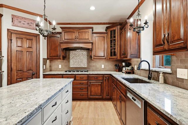 W346S9520 Jericho COURT, Eagle, WI 53119