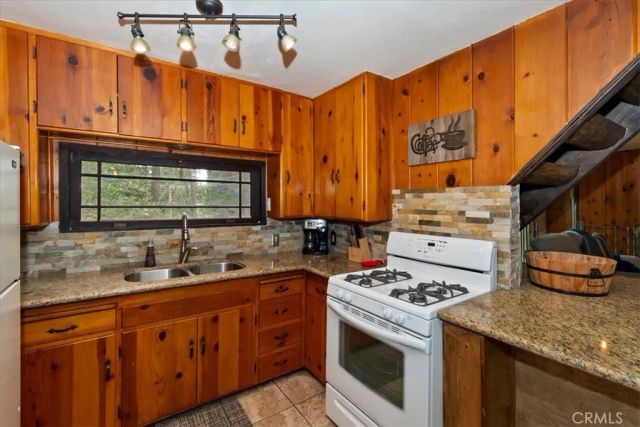 770 Cottage Grove, Lake Arrowhead, CA 92352