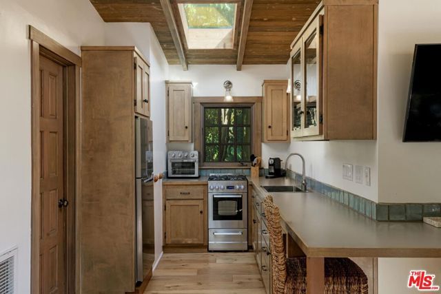 549 HOT SPRINGS Road, Santa Barbara, CA 93108